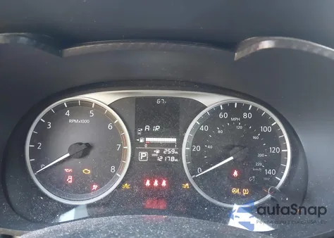 2024 Nissan Versa 1.6 S z USA, uszkodzony, nr VIN 3N1CN8DVXRL903925